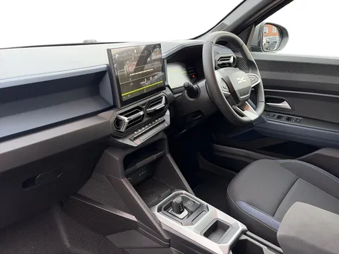 DL75UNP Dacia Duster 1.6 Hybrid 140 Journey 5dr Auto Thumbnail #4