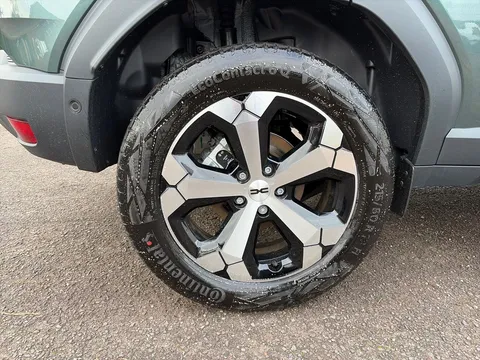DL75UNP Dacia Duster 1.6 Hybrid 140 Journey 5dr Auto Thumbnail #16