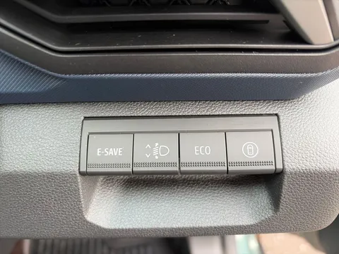 DL75UNP Dacia Duster 1.6 Hybrid 140 Journey 5dr Auto Thumbnail #24