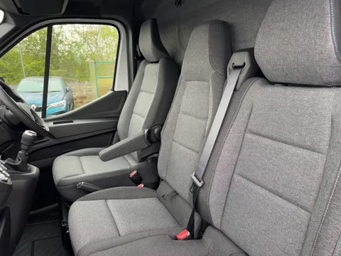 DL75UOY Renault Master MM35 Blue dCi 150 Advance Medium Roof Van Thumbnail #9