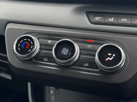 DL75UOY Renault Master MM35 Blue dCi 150 Advance Medium Roof Van Thumbnail #17