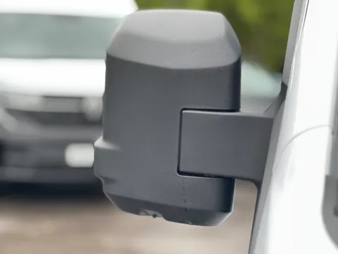 DL75UOY Renault Master MM35 Blue dCi 150 Advance Medium Roof Van Thumbnail #20