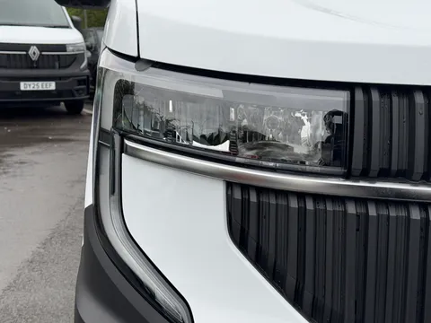 DL75VSC Renault Master MM35 Blue dCi 150 Advance Medium Roof Van Thumbnail #22