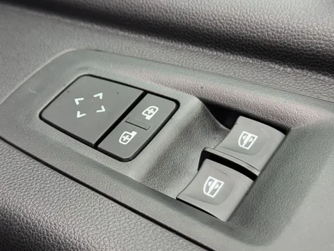 DL75WCU Renault Master MM35 Blue dCi 150 Advance Medium Roof Van Thumbnail #12