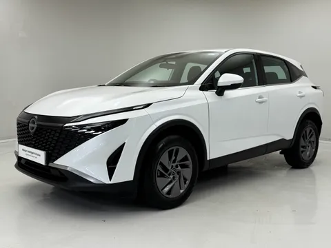 DT74UUY Nissan Qashqai 1.3 DiG-T MH Acenta Premium 5dr Thumbnail #6