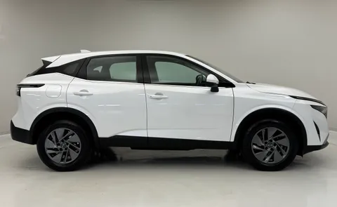 DT74UUY Nissan Qashqai 1.3 DiG-T MH Acenta Premium 5dr Thumbnail #12