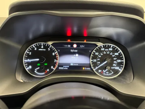 DT74UUY Nissan Qashqai 1.3 DiG-T MH Acenta Premium 5dr Thumbnail #21