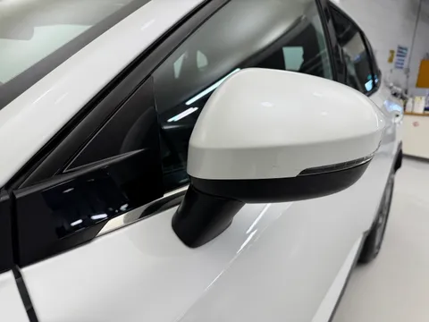 DT74UUY Nissan Qashqai 1.3 DiG-T MH Acenta Premium 5dr Thumbnail #29