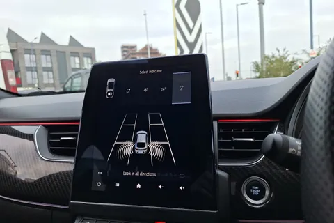 13 of 40 for Renault ARKANA 1.6 E-TECH Hybrid 145 R.S. Line 5dr Auto