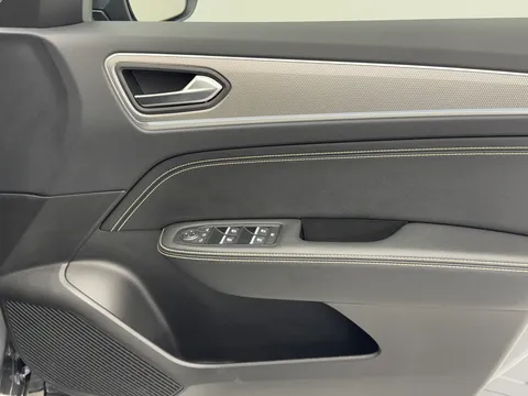 21 of 32 for RENAULT ARKANA 1.6 E-Tech FHEV 145 Techno 5dr Auto