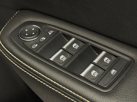 26 of 32 for RENAULT ARKANA 1.6 E-Tech FHEV 145 Techno 5dr Auto