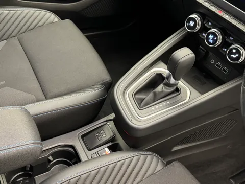 DP73AEY Renault Clio 1.6 E-TECH full hybrid 145 Esprit Alpine 5dr Auto Thumbnail #21