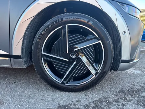 MC25XGX Hyundai Ioniq 5 239kW Ultimate 84 kWh 5dr AWD Auto [Tech Pack] Thumbnail #5