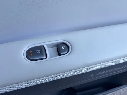 MC25XGX Hyundai Ioniq 5 239kW Ultimate 84 kWh 5dr AWD Auto [Tech Pack] Thumbnail #16