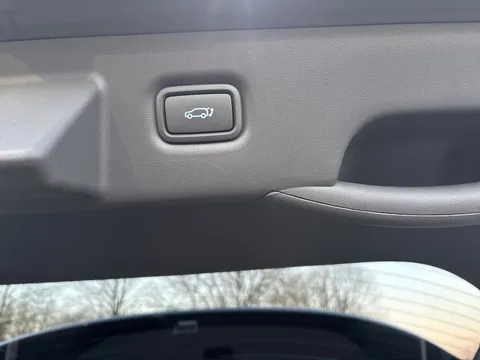 MC25XGX Hyundai Ioniq 5 239kW Ultimate 84 kWh 5dr AWD Auto [Tech Pack] Thumbnail #25