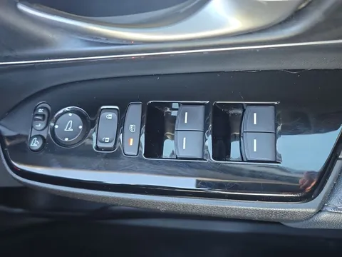 DC22HPZ Honda CR-V 2.0 i-MMD Hybrid SR  2WD 5dr eCVT Thumbnail #16