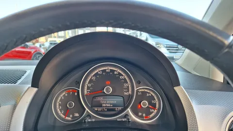 MD18TXO Volkswagen Up 1.0 High Up 5dr Thumbnail #8