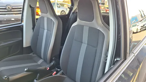 MD18TXO Volkswagen Up 1.0 High Up 5dr Thumbnail #19