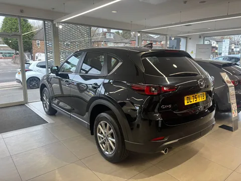 DL75YTB Mazda CX-5 2.0 e-Skyactiv G MHEV Centre-Line 5dr Thumbnail #3