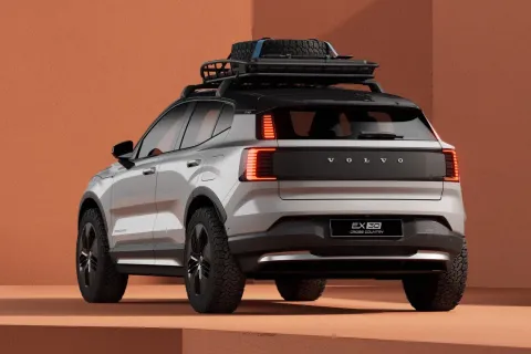  Volvo Ex30 Cross Country ULTRA TWIN MOTOR PERFORMANCE Thumbnail #2