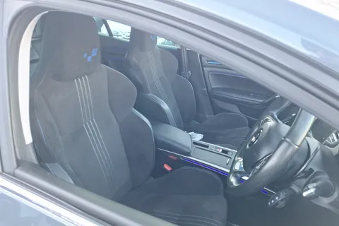 BF18MMK Renault Megane 1.6 TCE GT Nav 5dr Auto Thumbnail #28