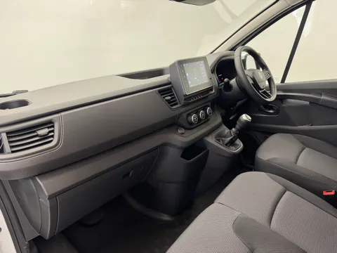 DL75WCW Renault Trafic SL30 Blue dCi 130 Advance [Safety] Van Thumbnail #25