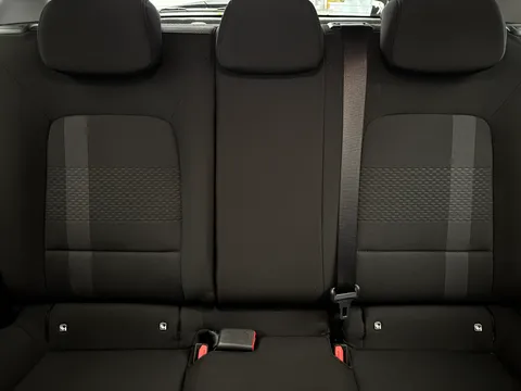 DW25HCL Hyundai i20 1.0T GDi Premium 5dr Thumbnail #16