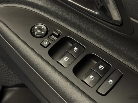 DW25HCL Hyundai i20 1.0T GDi Premium 5dr Thumbnail #18