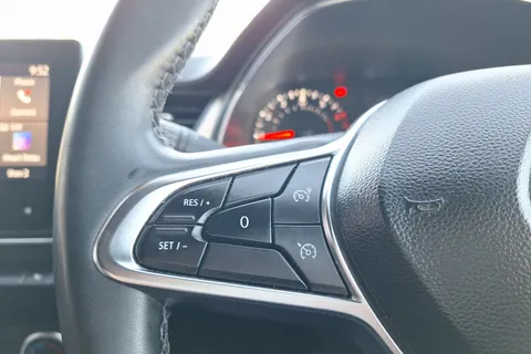 BG71TJU Renault Captur 1.0 TCE 90 SE Limited 5dr Thumbnail #29