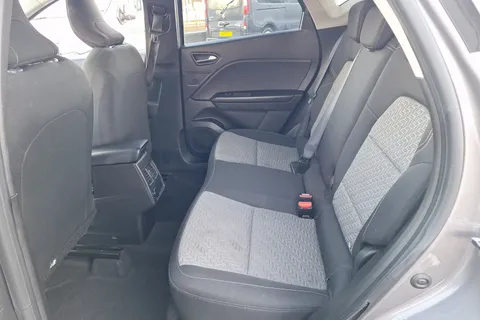 BG71TJU Renault Captur 1.0 TCE 90 SE Limited 5dr Thumbnail #11