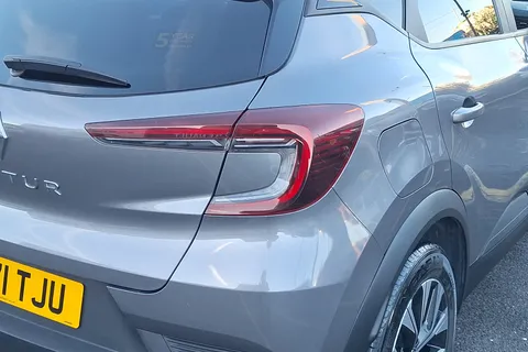 BG71TJU Renault Captur 1.0 TCE 90 SE Limited 5dr Thumbnail #18