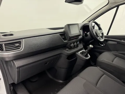 DL75WFV Renault Trafic SL30 Blue dCi 150 Extra [Safety] Van Thumbnail #11