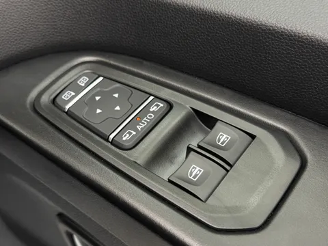 DL75WFV Renault Trafic SL30 Blue dCi 150 Extra [Safety] Van Thumbnail #15