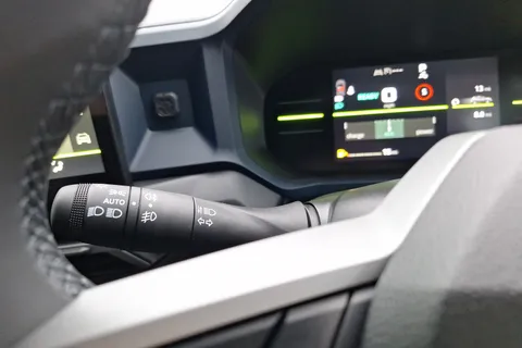 DL75UOP Dacia Duster 1.6 Hybrid 140 Journey 5dr Auto Thumbnail #17