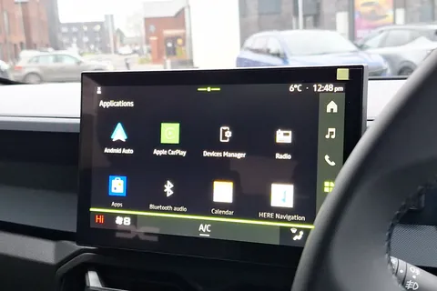 DL75UOP Dacia Duster 1.6 Hybrid 140 Journey 5dr Auto Thumbnail #21