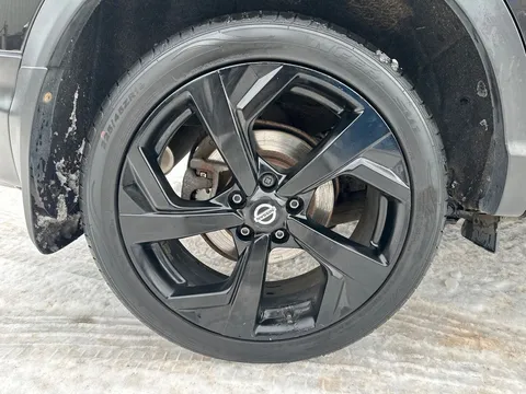 BJ68VYT Nissan Qashqai 1.2 DiG-T Tekna [Glass Roof Pack] 5dr Thumbnail #9