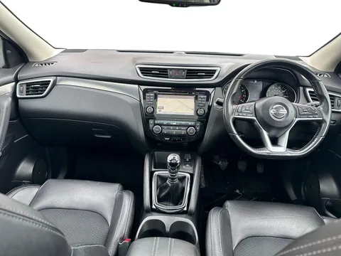 BJ68VYT Nissan Qashqai 1.2 DiG-T Tekna [Glass Roof Pack] 5dr Thumbnail #12