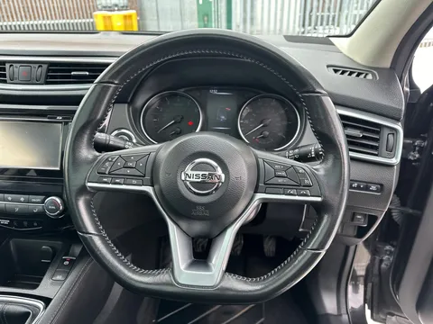 BJ68VYT Nissan Qashqai 1.2 DiG-T Tekna [Glass Roof Pack] 5dr Thumbnail #22