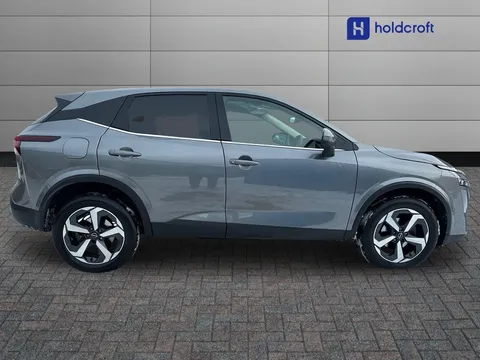 EA73KYR Nissan Qashqai 1.3 DiG-T MH 158 N-Connecta 5dr Xtronic Thumbnail #3