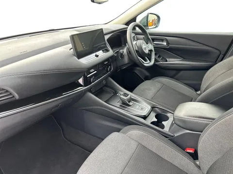 EA73KYR Nissan Qashqai 1.3 DiG-T MH 158 N-Connecta 5dr Xtronic Thumbnail #11