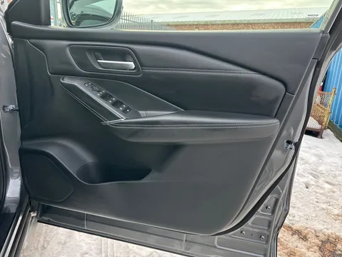 EA73KYR Nissan Qashqai 1.3 DiG-T MH 158 N-Connecta 5dr Xtronic Thumbnail #18