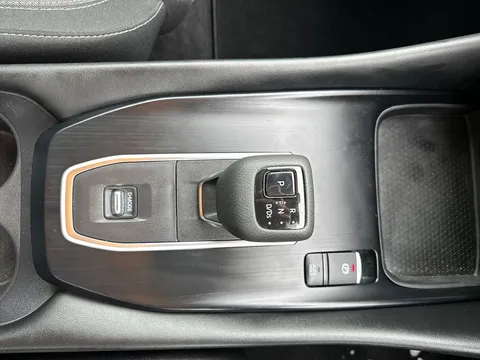 EA73KYR Nissan Qashqai 1.3 DiG-T MH 158 N-Connecta 5dr Xtronic Thumbnail #26