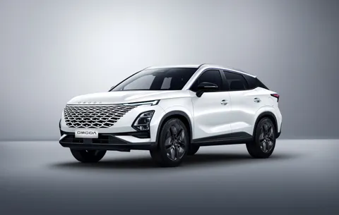 Omoda 5 150KW Knight 61kWh 5dr Thumbnail #1