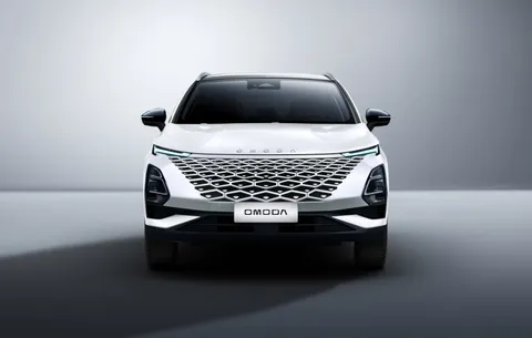 Omoda 5 150KW Knight 61kWh 5dr Thumbnail #3