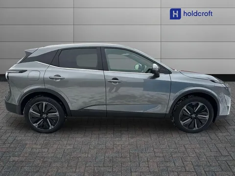 OW74WWH Nissan Qashqai 1.3 DiG-T MH Tekna 5dr Thumbnail #3