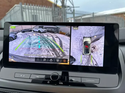 OW74WWH Nissan Qashqai 1.3 DiG-T MH Tekna 5dr Thumbnail #15