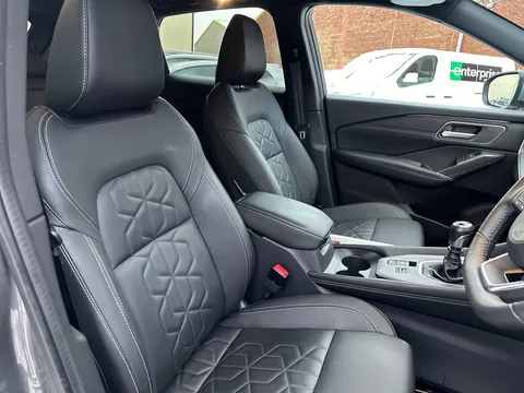 OW74WWH Nissan Qashqai 1.3 DiG-T MH Tekna 5dr Thumbnail #17