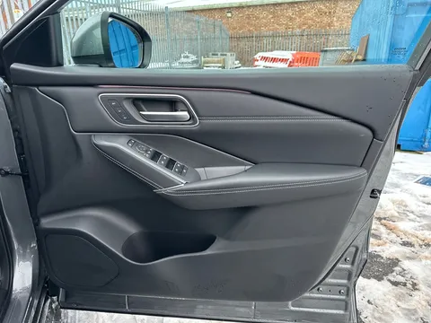 OW74WWH Nissan Qashqai 1.3 DiG-T MH Tekna 5dr Thumbnail #18