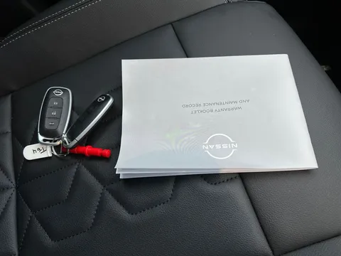 OW74WWH Nissan Qashqai 1.3 DiG-T MH Tekna 5dr Thumbnail #21