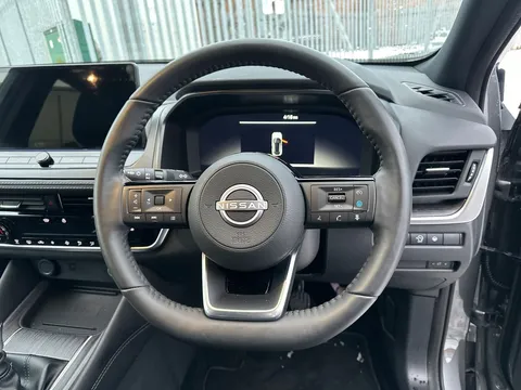 OW74WWH Nissan Qashqai 1.3 DiG-T MH Tekna 5dr Thumbnail #25